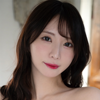 新妻ゆうか
